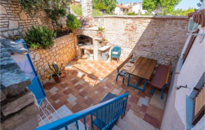 Amazing apartment in Pula with WiFi and 2 Bedrooms